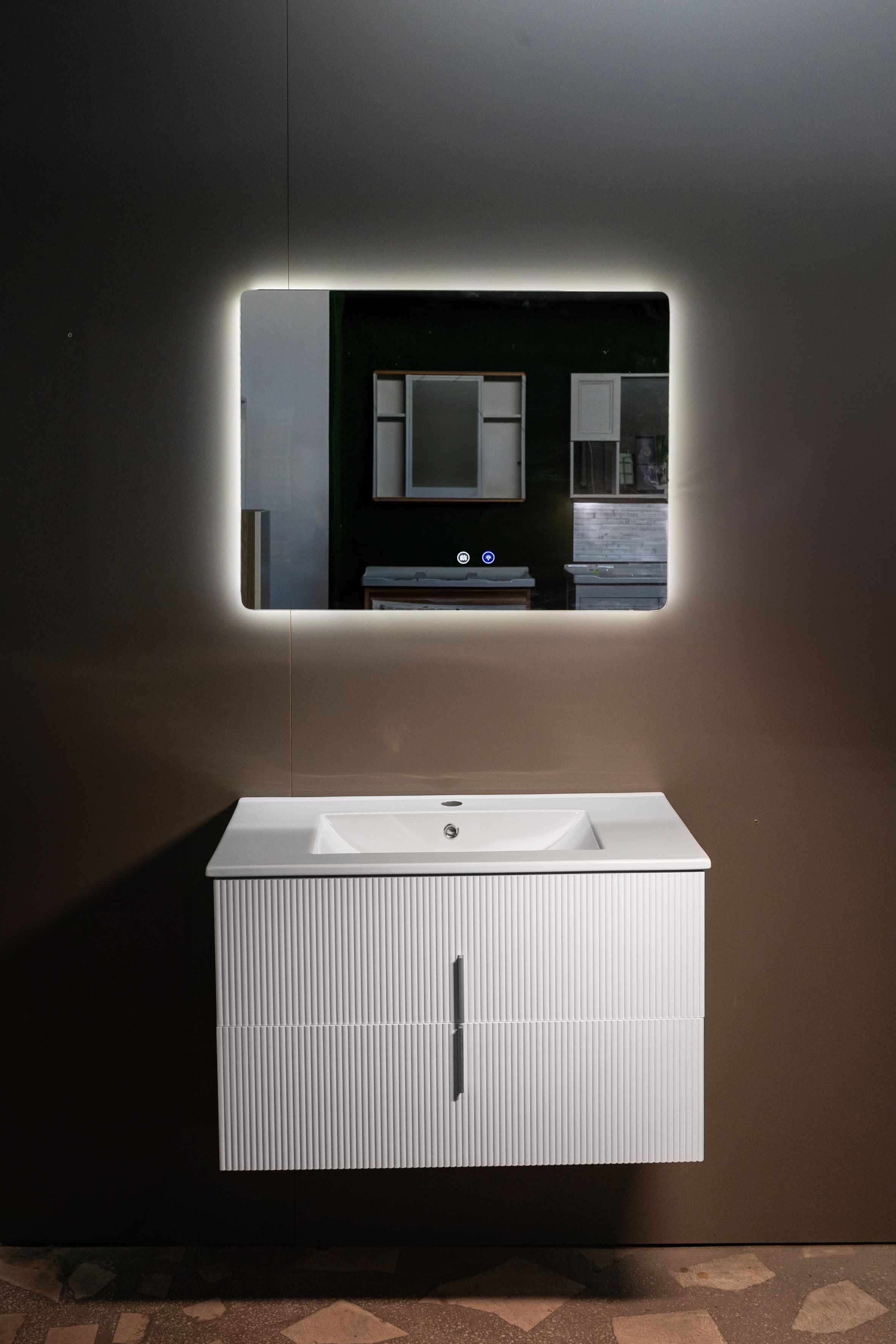 Oglinda baie dreptunghiulara, 60 x 80 cm, dezaburire, iluminare LED