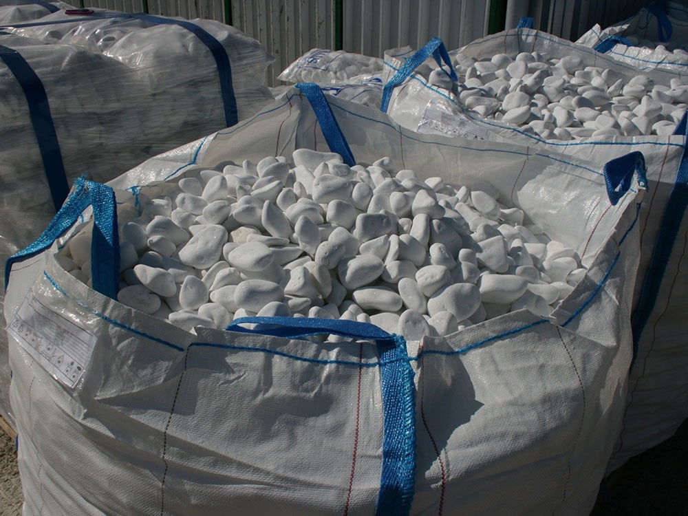 Piatra decorativa (piatra Thasos) marmura alba, diametru 3-6 cm, vanzare la sac 1400 kg