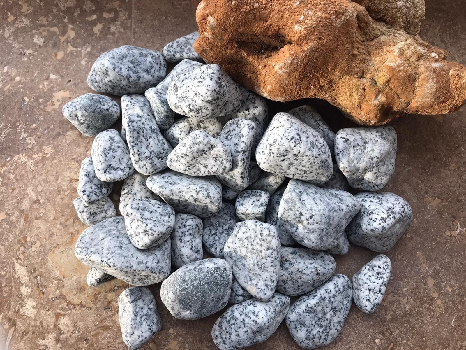 Piatra decorativa granit gri, diametru 2-4 cm, vanzare la sac 20 kg