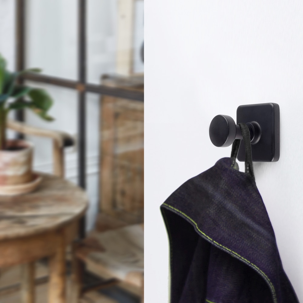 Cuier perete REUNION INDUSTRIAL 7-C8731.18, 1 agatatoare, zamac, negru