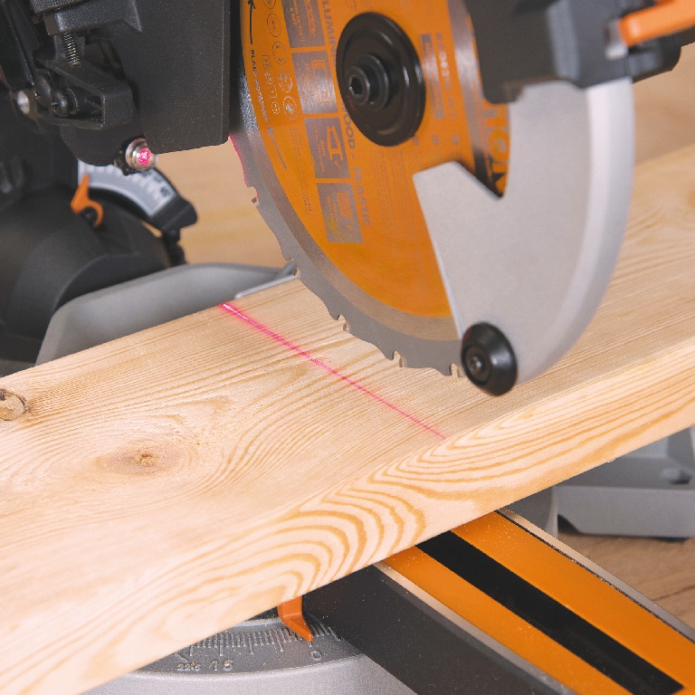 Fierastrau circular Evolution, 1500 W, 3750 rpm, cu fir