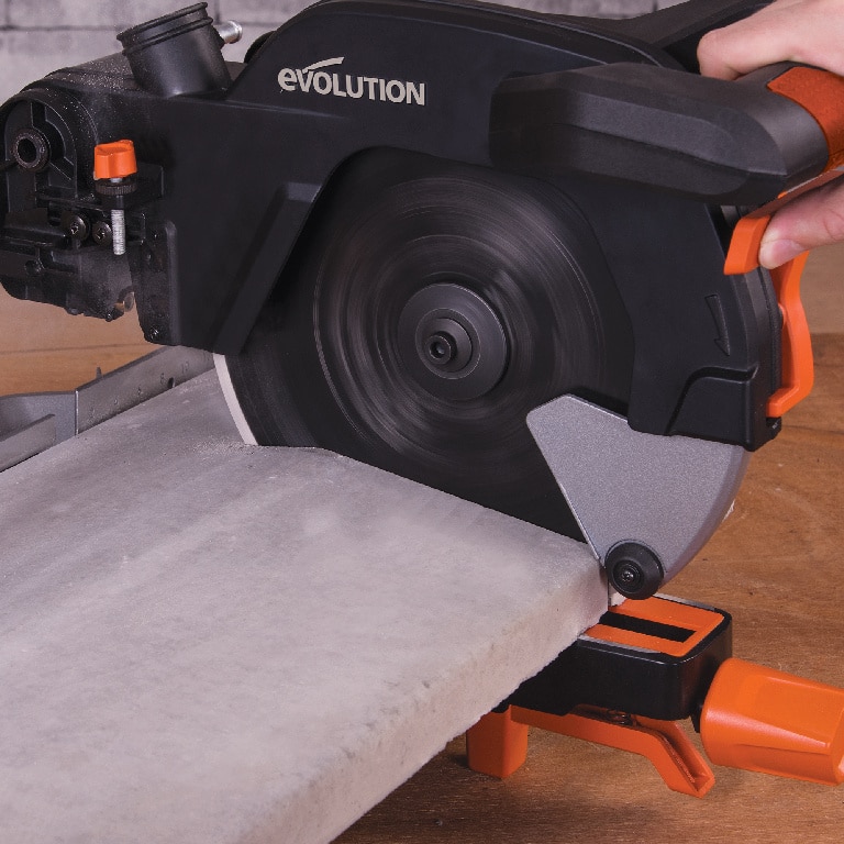 Fierastrau circular Evolution R255SMS, 2000 W, 2500 rpm, cu fir