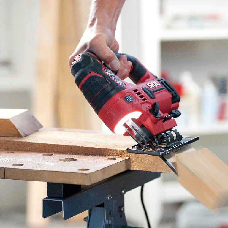 Fierastrau pendular SKIL 4511 AA, 600 W, 3200 spm, cu fir