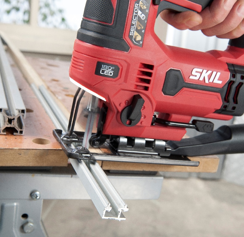 Fierastrau pendular SKIL 4511 AA, 600 W, 3200 spm, cu fir