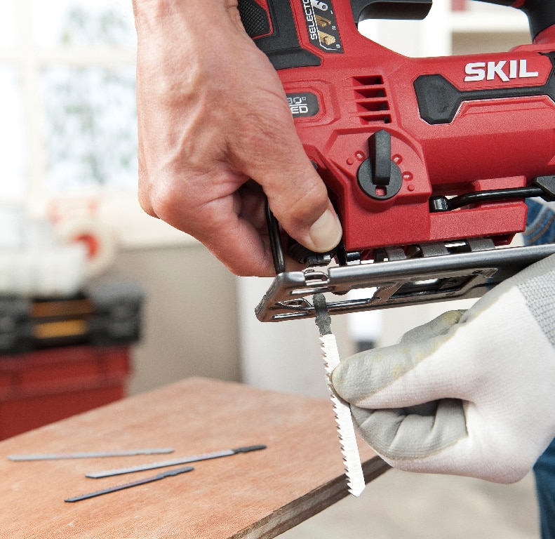 Fierastrau pendular SKIL 4511 AA, 600 W, 3200 spm, cu fir