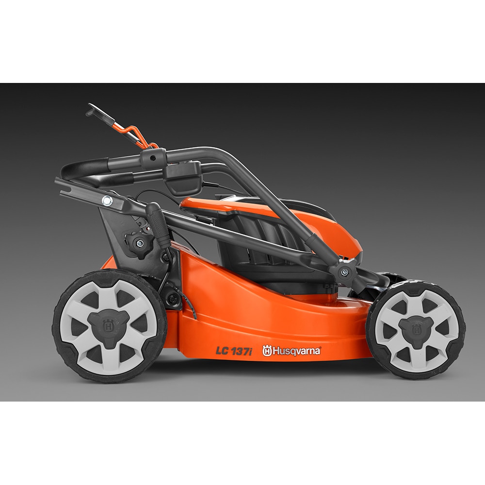 Masina de tuns gazon HUSQVARNA LC 137i, acumulator, latime taiere 37.5cm, cos colector 40L