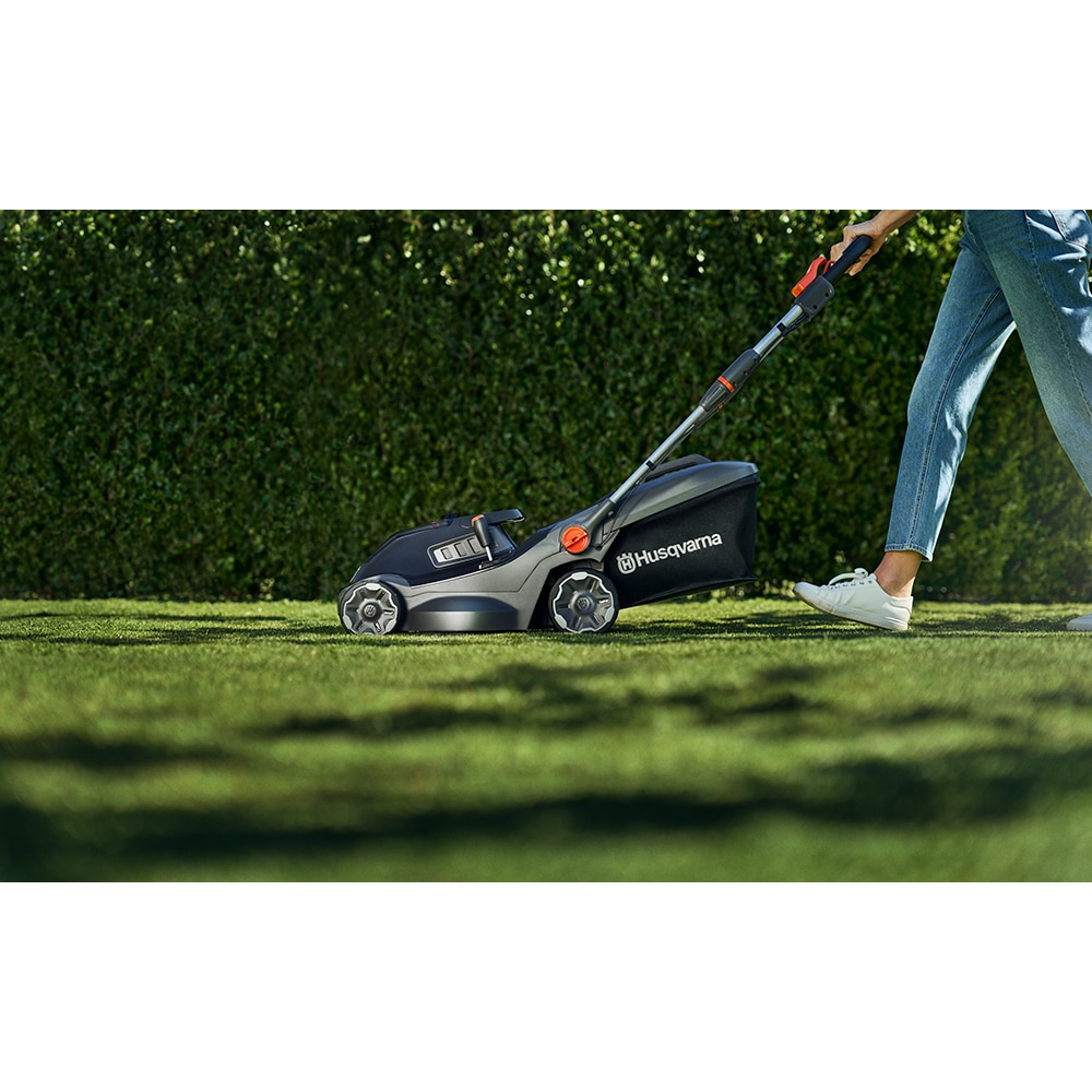 Masina de tuns gazon HUSQVARNA Aspire LC34-P4A, acumulator, latime taiere 34cm, cos colector 30L