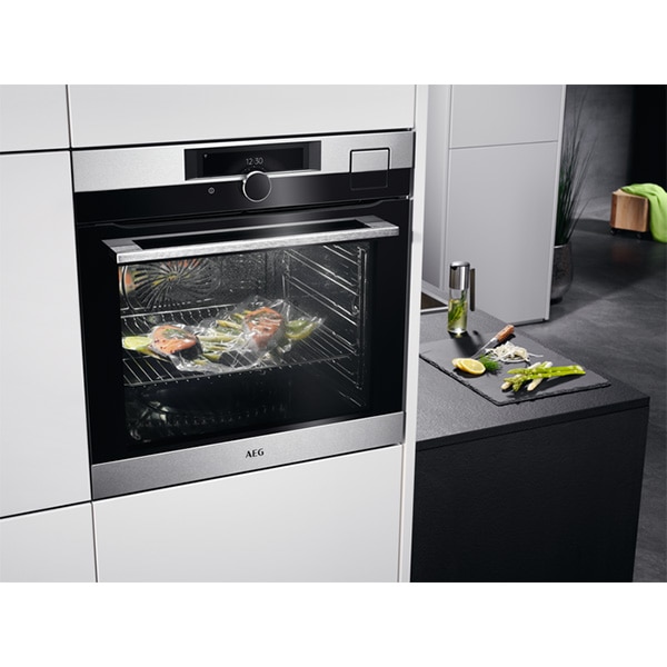 Cuptor incorporabil AEG SteamPro BSK999330M, Electric, Gatire cu abur, 70 l, Clasa A++, CookView, Wi-Fi, negru-inox