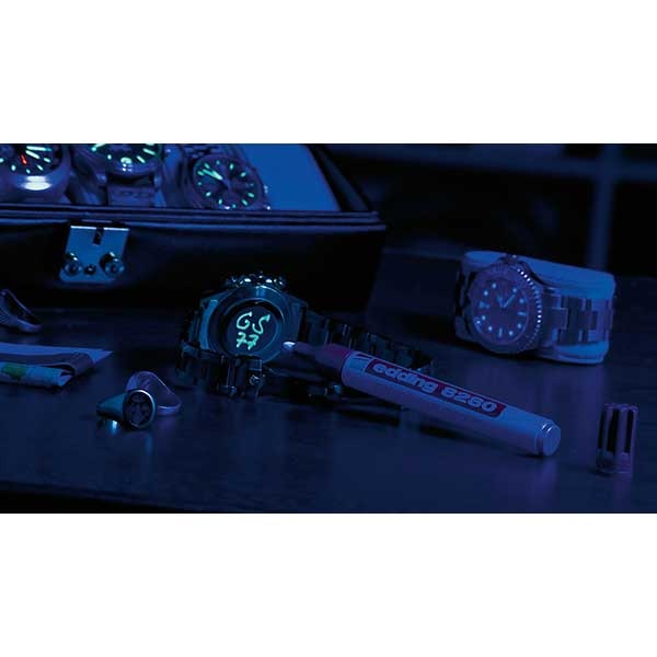 Marker permanent EDDING UV 8280, corp metalic, 1.5-3 mm, scriere invizibila, alb