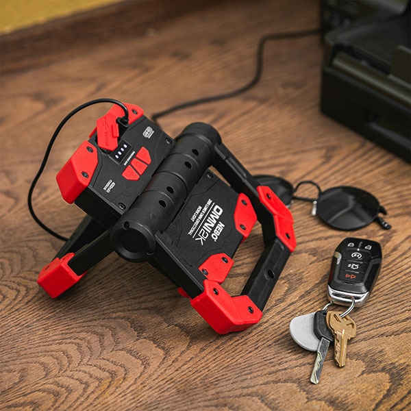 Lampa de lucru LED NEBO Omni 2000 NE0015, 2000 lumeni, IP54, Acumulator 4000 mAh, rosu-negru