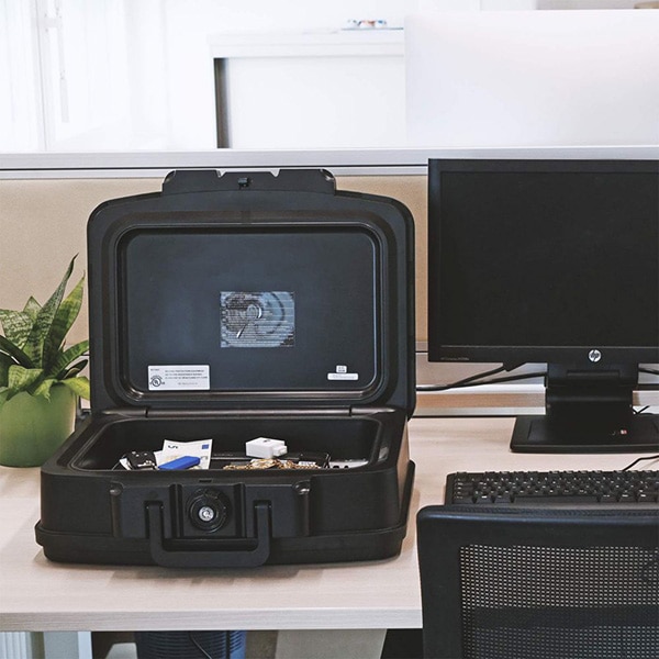 Caseta antifoc ROTTNER Fire Data Box 2, inchidere cheie, 440 x 165 x 370mm, negru