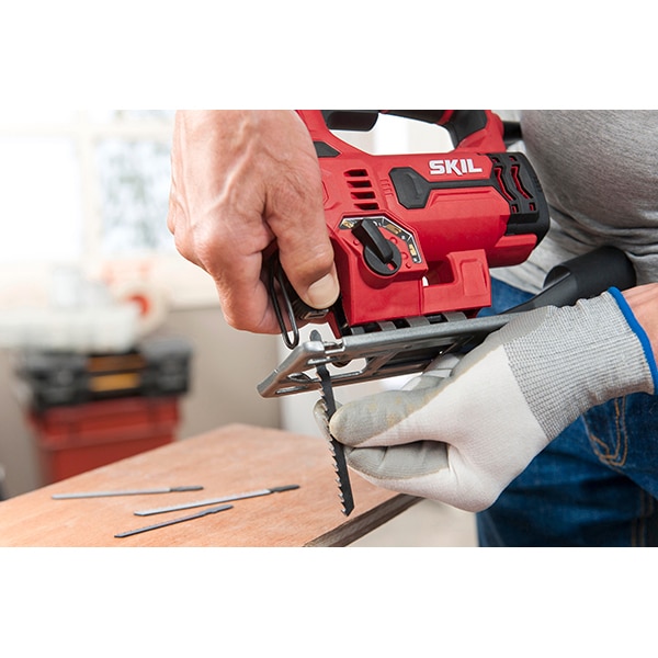 Fierastrau pendular SKIL 4530 AA, 550W, 3000CPM, adancime 75mm, 2 panze