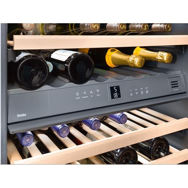 Racitor de vinuri incorporabil LIEBHERR UWTGB 1682, 34 sticle, H 82 cm, Clasa G