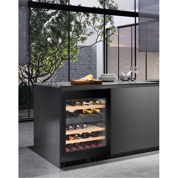 Racitor de vinuri incorporabil LIEBHERR UWTGB 1682, 34 sticle, H 82 cm, Clasa G