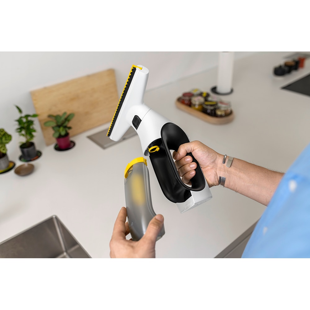Aspirator geamuri KARCHER Universal Multi WV 2 1.633-677.0, 0.12l, autonomie max 35 min, alb-negru