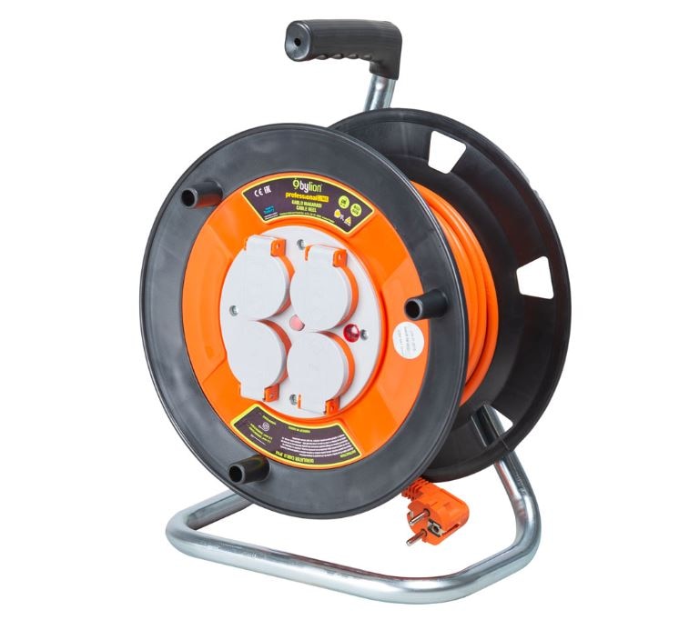 Rola derulator, 50 m, 4 prize, 3 x1.5, IP44