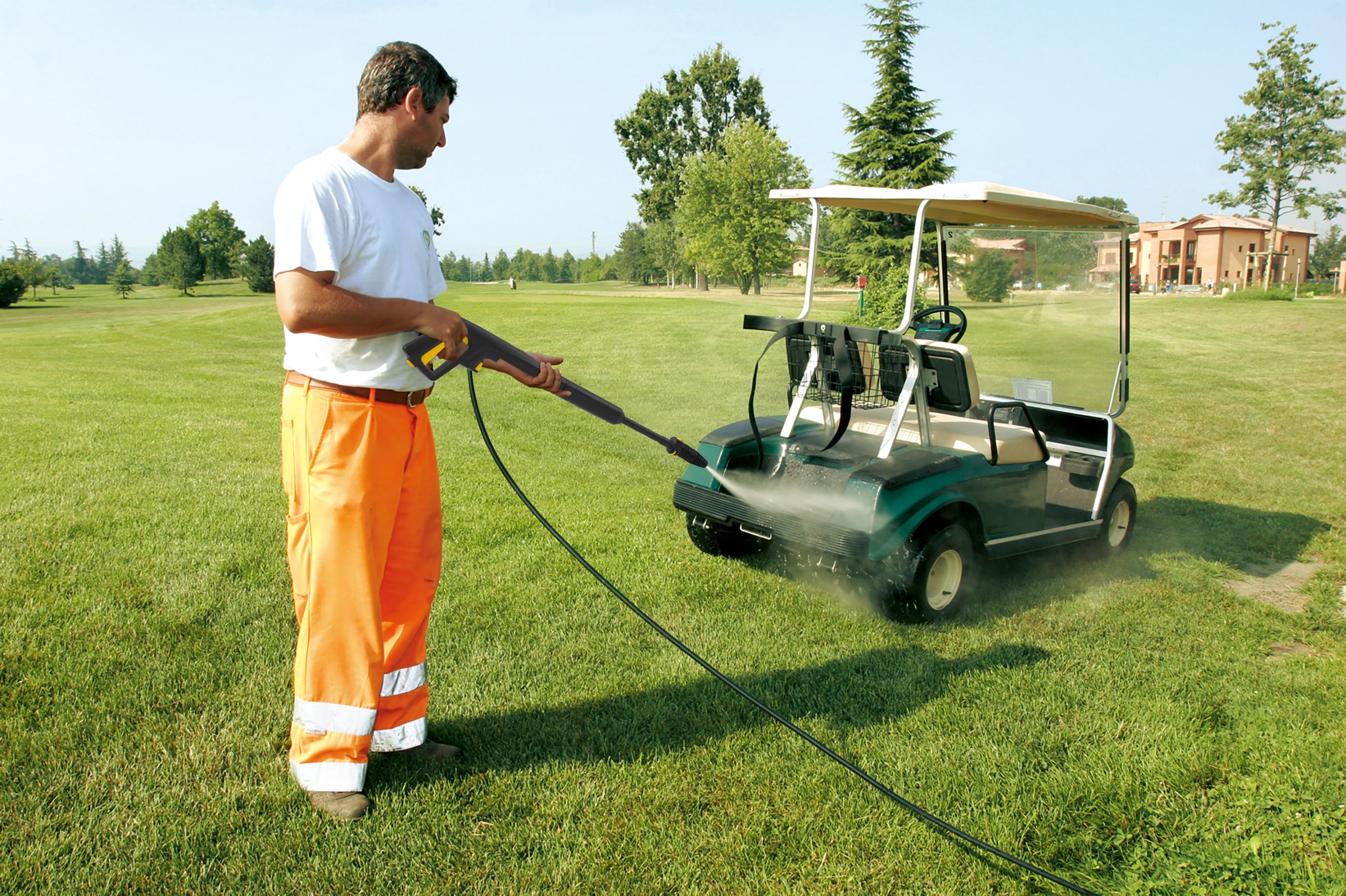 Aparat de spalat cu presiune, 2500 W, 170 bar, accesorii incluse • Stanley