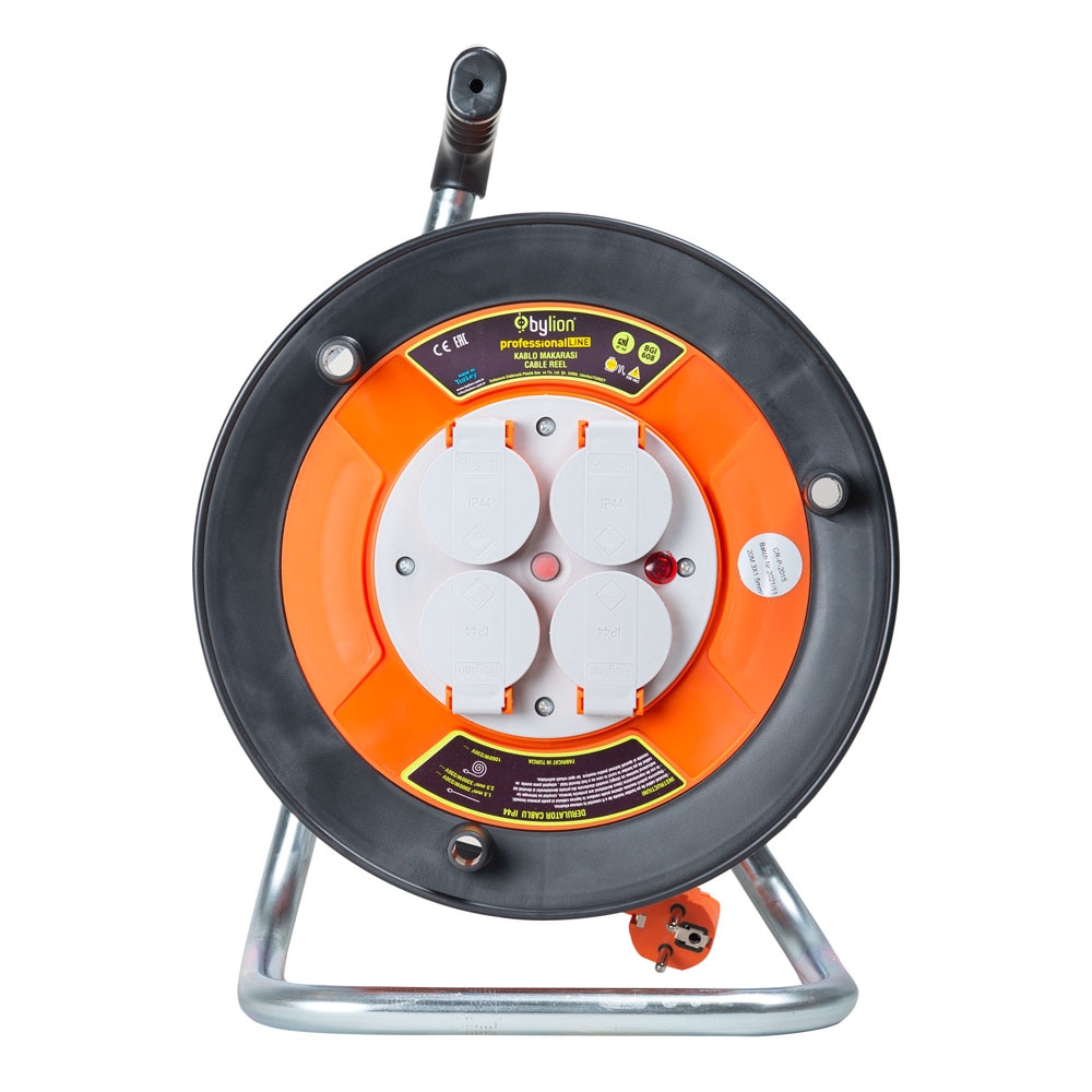 Derulatoare 4 prize cu impamantare si capac de protectie, 40 m, IP44