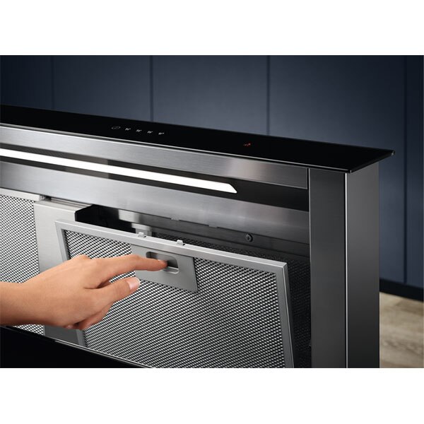 Hota incorporabila telescopica de blat ELECTROLUX LFD619Y, 1 motor, 700 m3/h, L 90 cm, negru