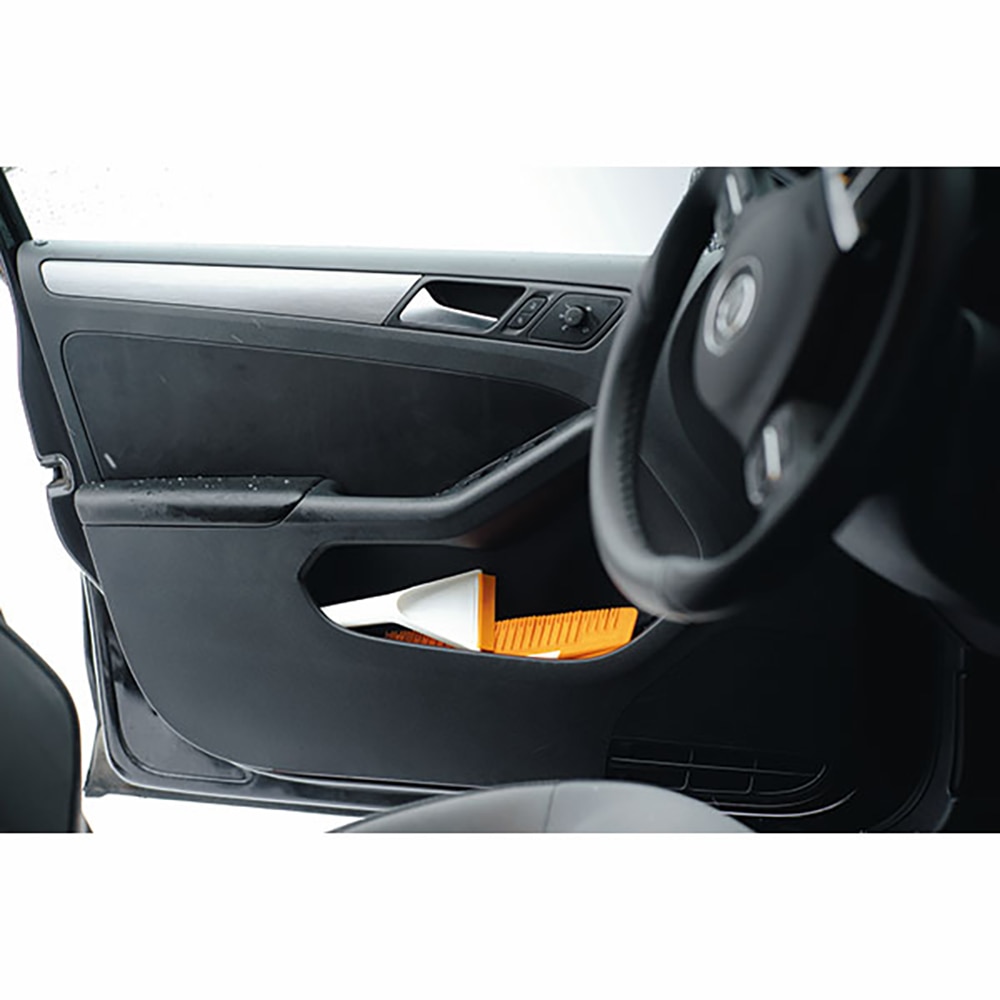 Perie zapada cu racleta FISKARS SnowXpert 143062, 67cm, alb-portocaliu