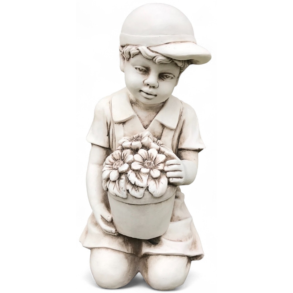 Decoratiune gradina Baiat cu flori, fiberclay, 26 x 24 x 43.5 cm, alb