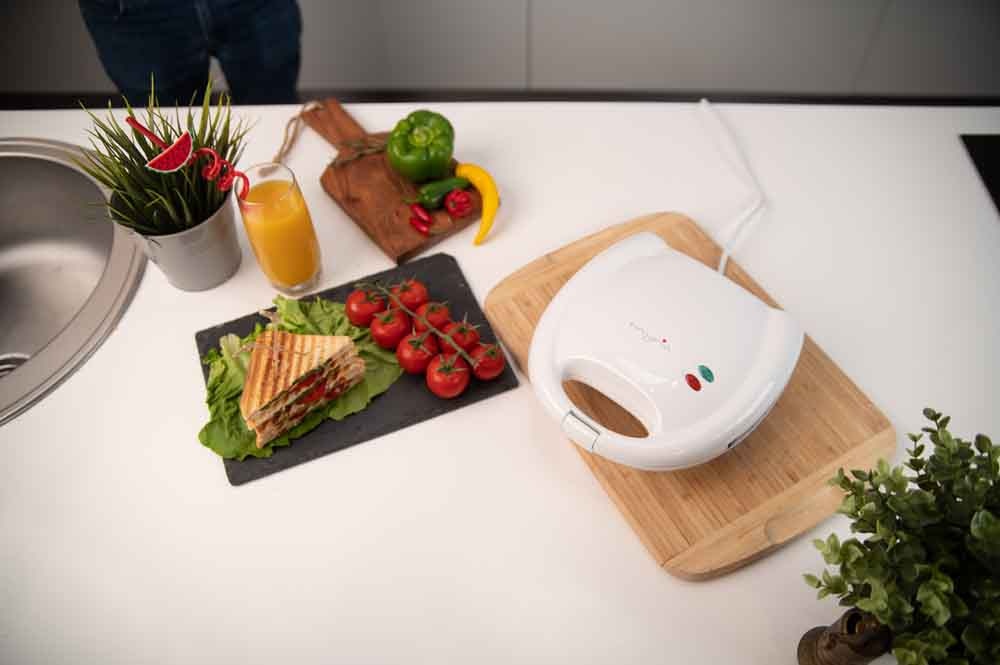 Sandwich maker MYRIA MY4108, 750W, alb 