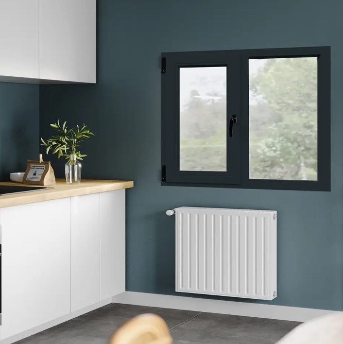 Fereastra termopan PVC, geam Float + Low-E, gri, 6 camere, 136 x 116 cm, stanga, dubla deschidere, fixa + oscilobatanta Aplast