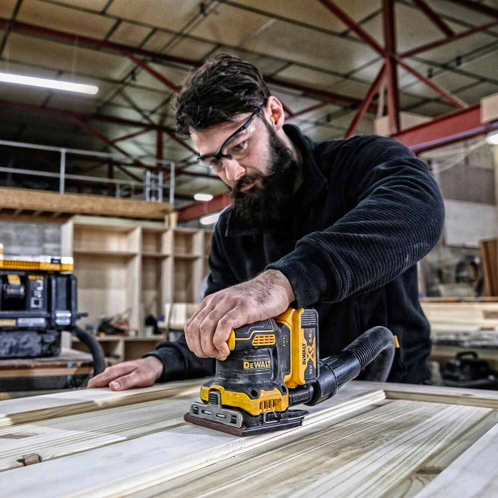 Masina de slefuit cu vibratii DEWALT DCW200N, 108 x 115mm, 18 V, 14000rpm