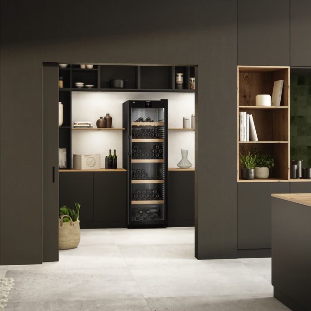 Racitor de vinuri LIEBHERR WPbl 5001 GrandCru, 196 sticle, H 168 cm, Clasa F, negru