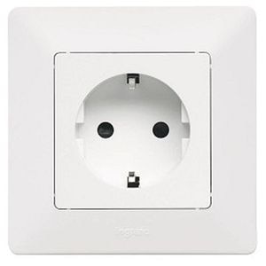 Priza simpla, 16A, 2P+T   • Legrand
