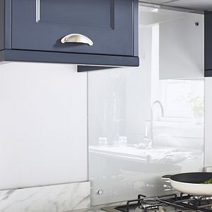 Panou bucatarie, alb, termorezistent, 60 x 80 x 5 mm, sticla • GoodHome Nashi