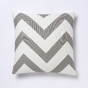 Perna gri, 45 x 45 cm • Wabana