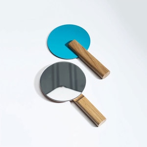 Oglinda cosmetica SPIN Paddle Vanity, 15 x 25 cm, Lemn, cyan-albastru